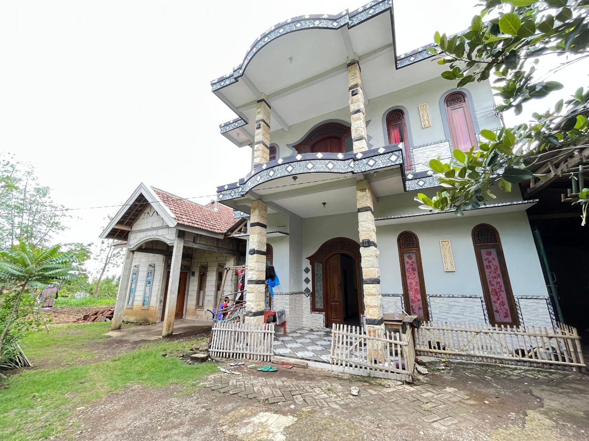 Hotel Spot On 93423 Kost Berkah Near Kebun Teh Wonosari Lawang Exteriér fotografie